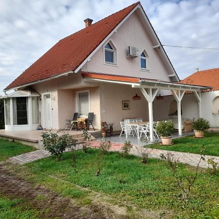 Gesztenyes Vendeghaz Harkány Dış mekan fotoğraf